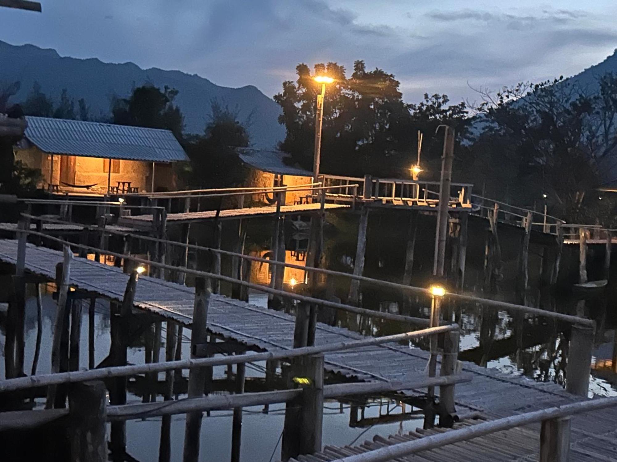 Numpu Baandin Hotel Sam Roi Yot Luaran gambar
